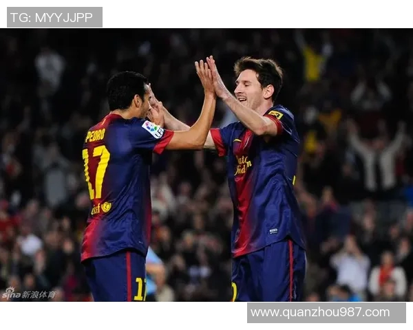 足球明星进球瞬间击掌庆祝的精彩瞬间图片合集